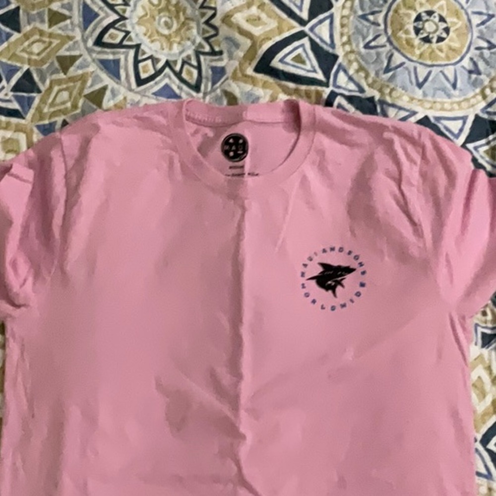 Men’s Maui and sons graphic tee size medium